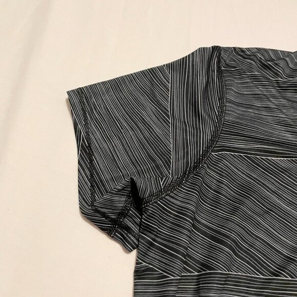 Under Armour Womens Shirt Size Large Heatgear Fitted Tshirt - Picture 6 of 16